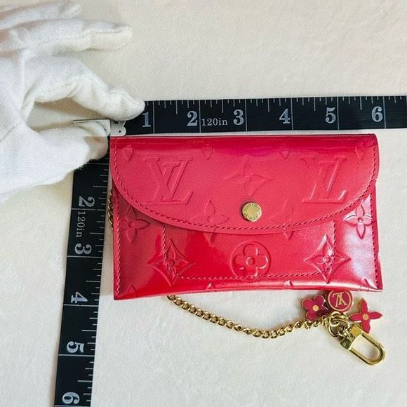 LOUIS VUITTON Vernis Envelope Plate Pouch Framboise Pink Gold Enamel Charms Card - Picture 9 of 9